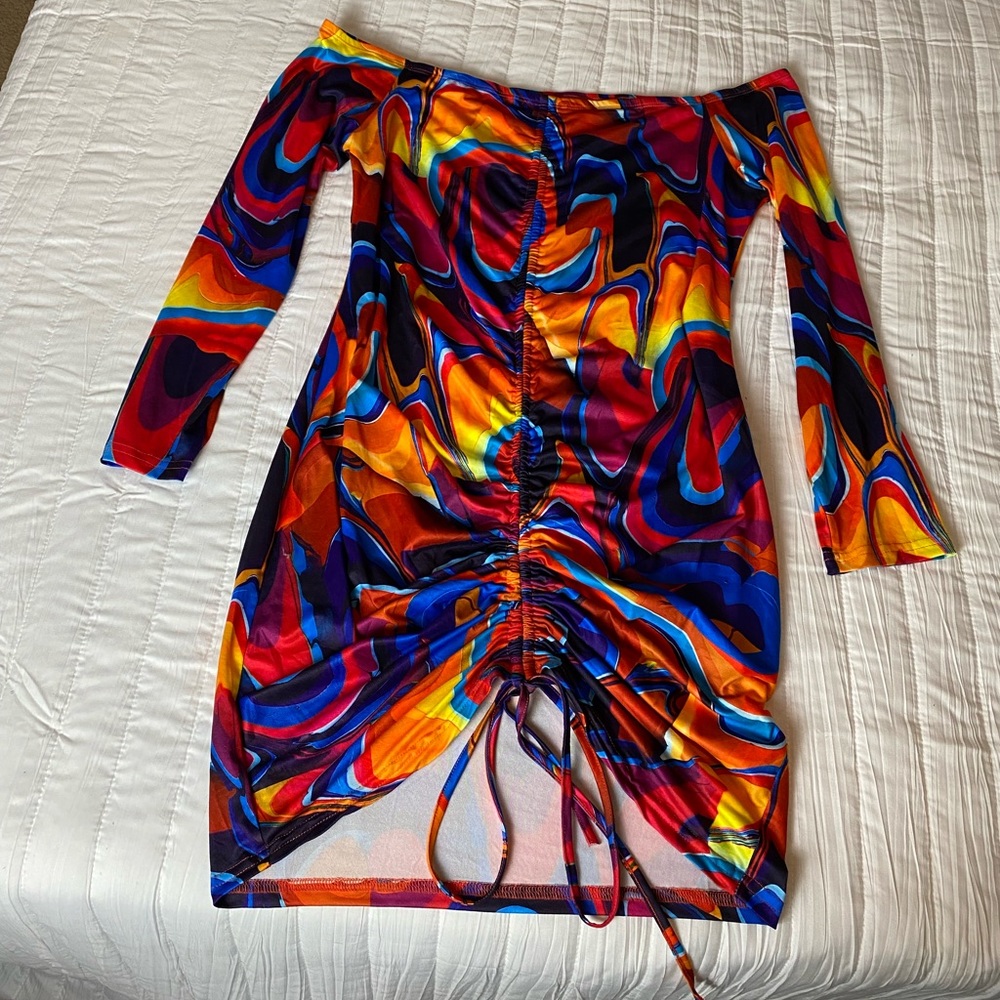 Colorful Off Shoulder Ruched Bodycon Dress - Picture 4 of 5